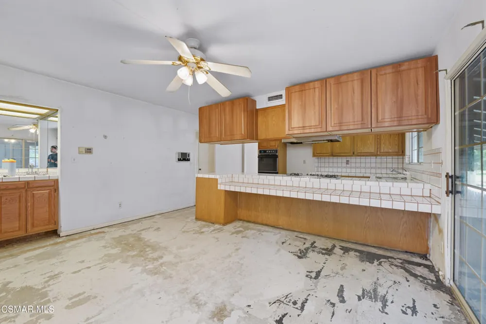24910 John Fremont Road Hidden Hills, CA 91302