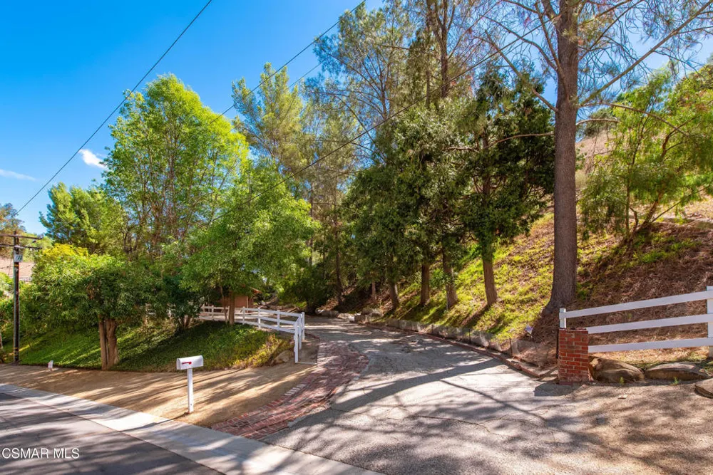 24910 John Fremont Road Hidden Hills, CA 91302