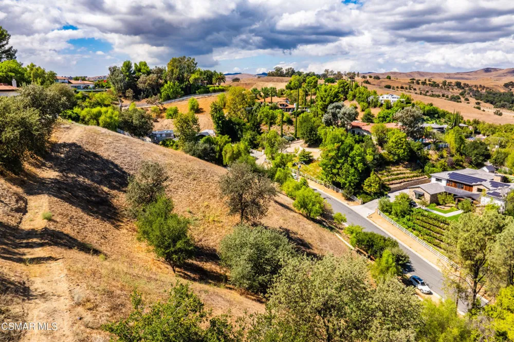 24910 John Fremont Road Hidden Hills, CA 91302