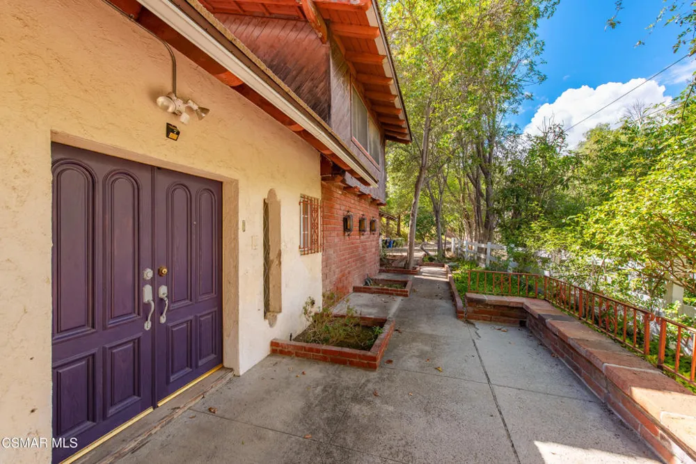 24910 John Fremont Road Hidden Hills, CA 91302