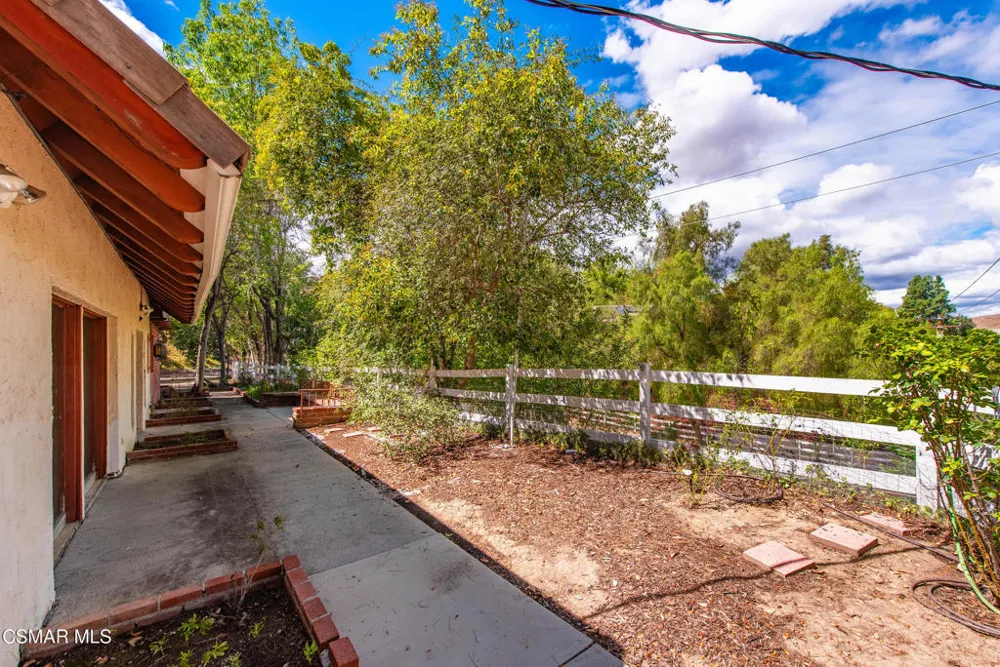 24910 John Fremont Road Hidden Hills, CA 91302