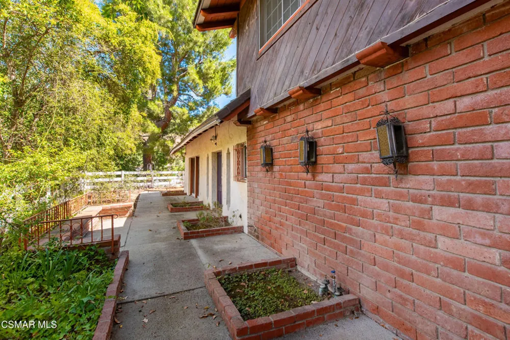 24910 John Fremont Road Hidden Hills, CA 91302