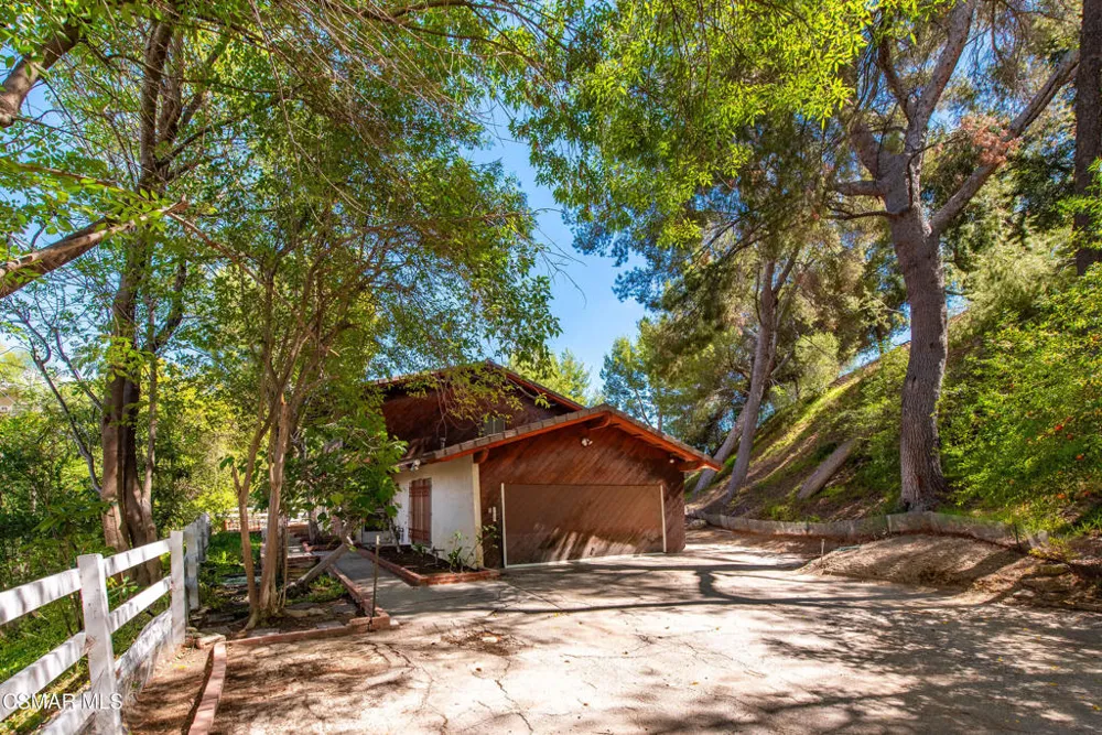 24910 John Fremont Road Hidden Hills, CA 91302