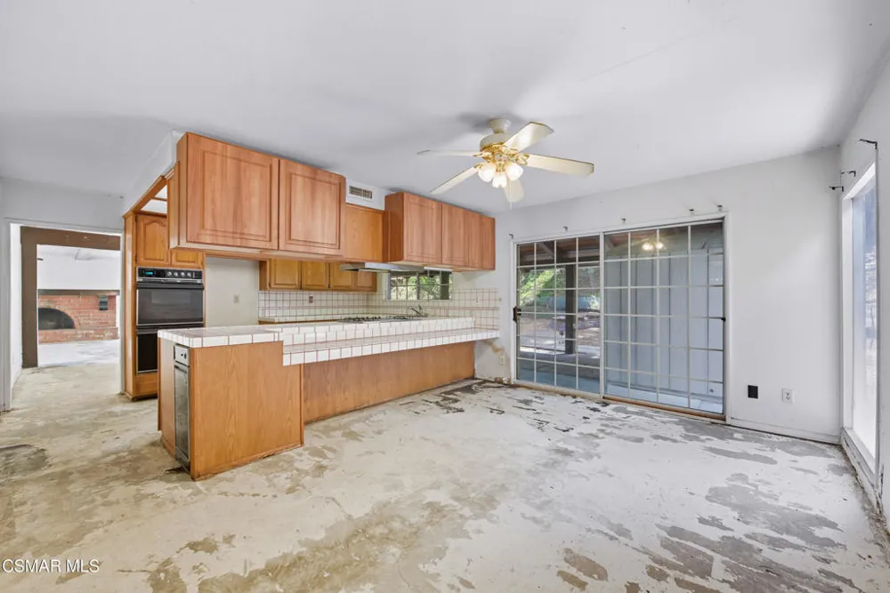 24910 John Fremont Road Hidden Hills, CA 91302