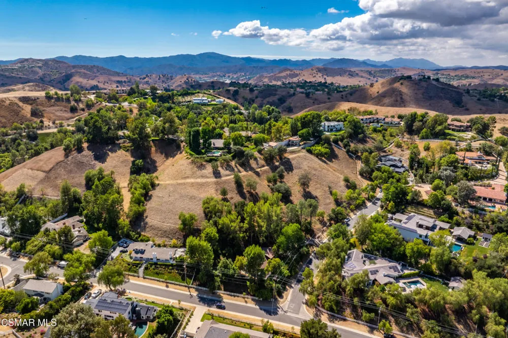 24910 John Fremont Road Hidden Hills, CA 91302
