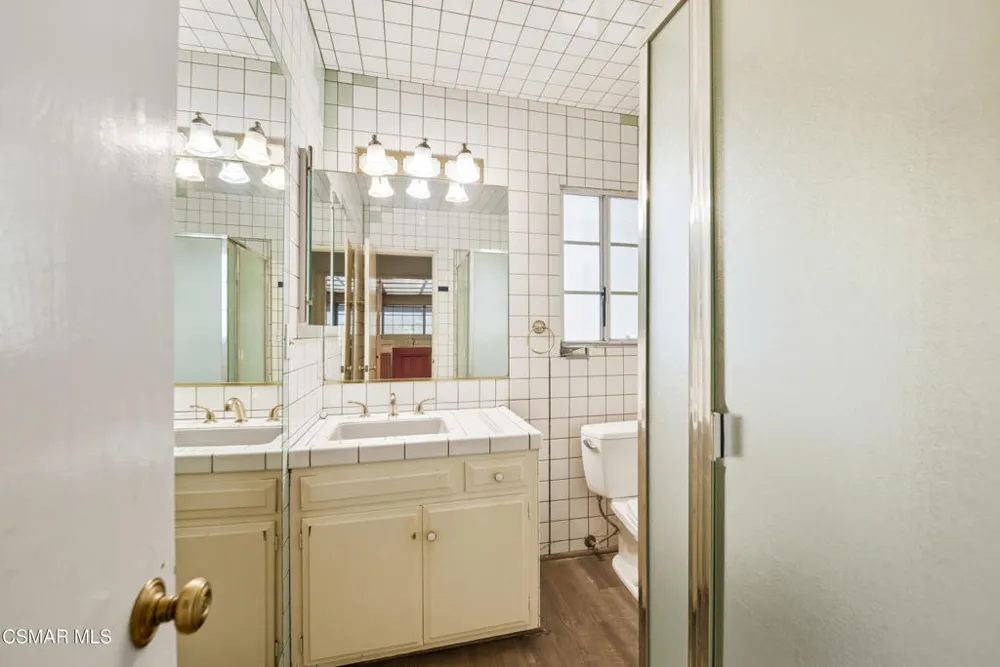 24910 John Fremont Road Hidden Hills, CA 91302