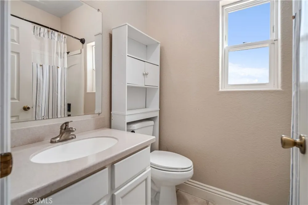 42846 Montello Drive Lake Elizabeth, CA 93532