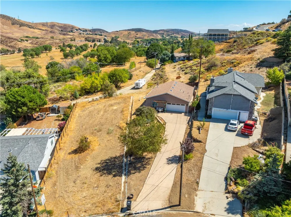 42846 Montello Drive Lake Elizabeth, CA 93532