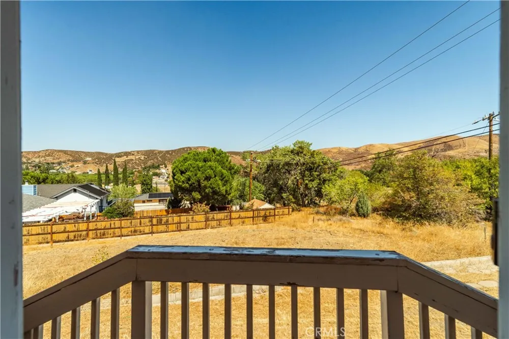 42846 Montello Drive Lake Elizabeth, CA 93532