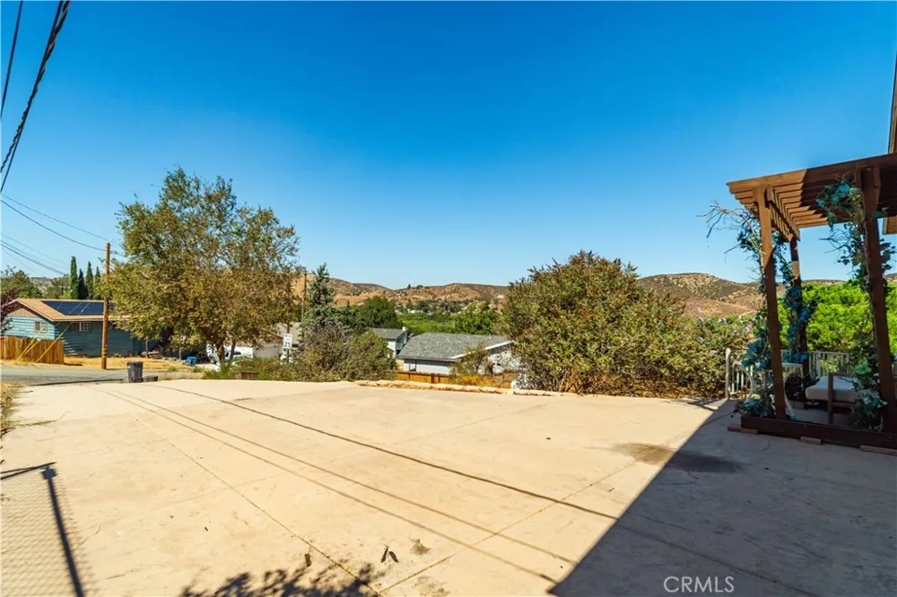 42846 Montello Drive Lake Elizabeth, CA 93532