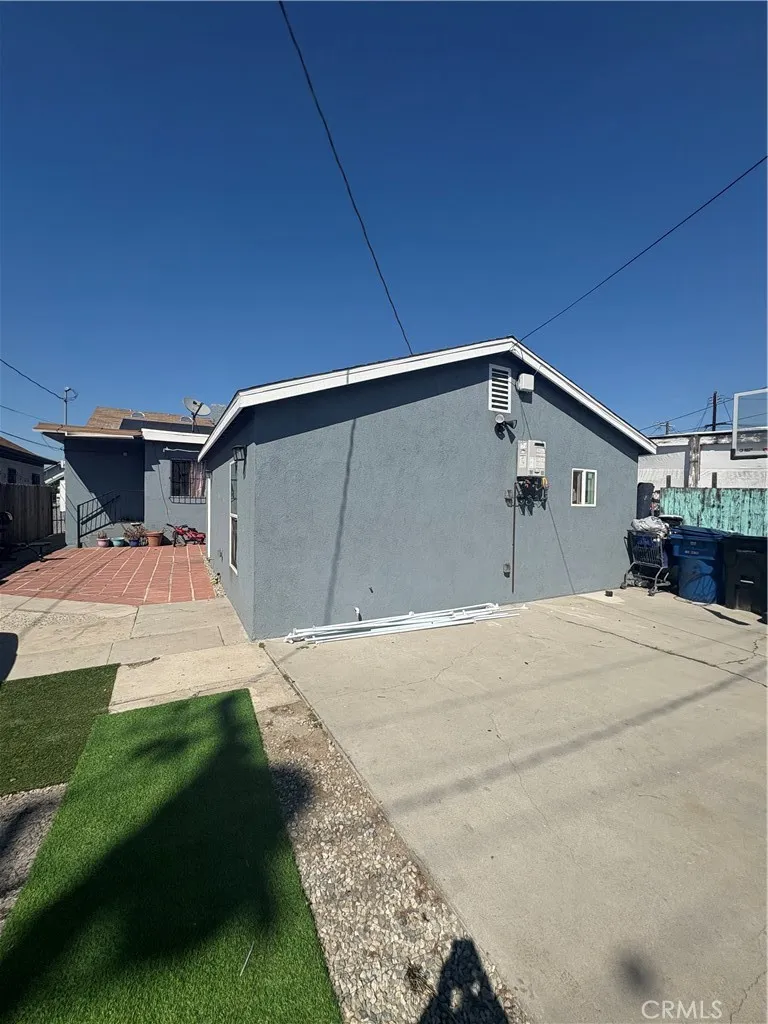 1266 E E 50th street Los Angeles, CA 90011