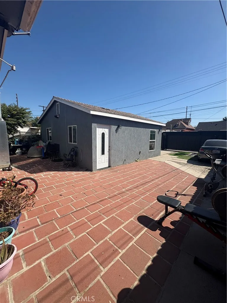 1266 E E 50th street Los Angeles, CA 90011