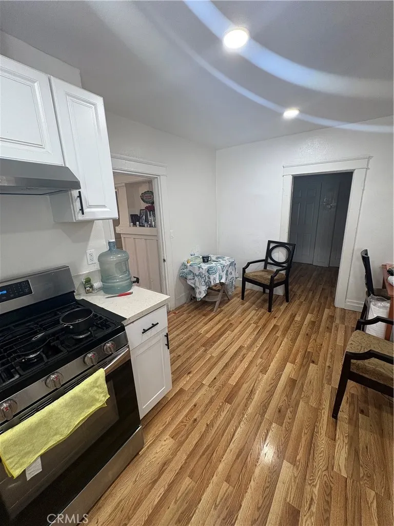 1266 E E 50th street Los Angeles, CA 90011