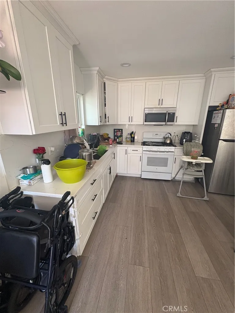 1266 E E 50th street Los Angeles, CA 90011