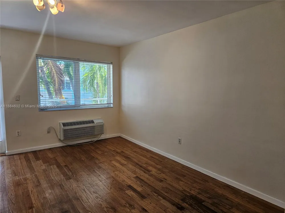 745 13th St #16 Miami Beach, FL 33139