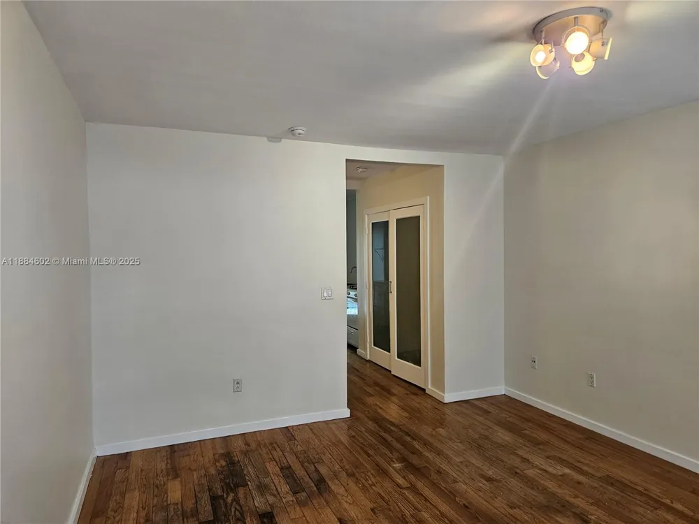 745 13th St #16 Miami Beach, FL 33139