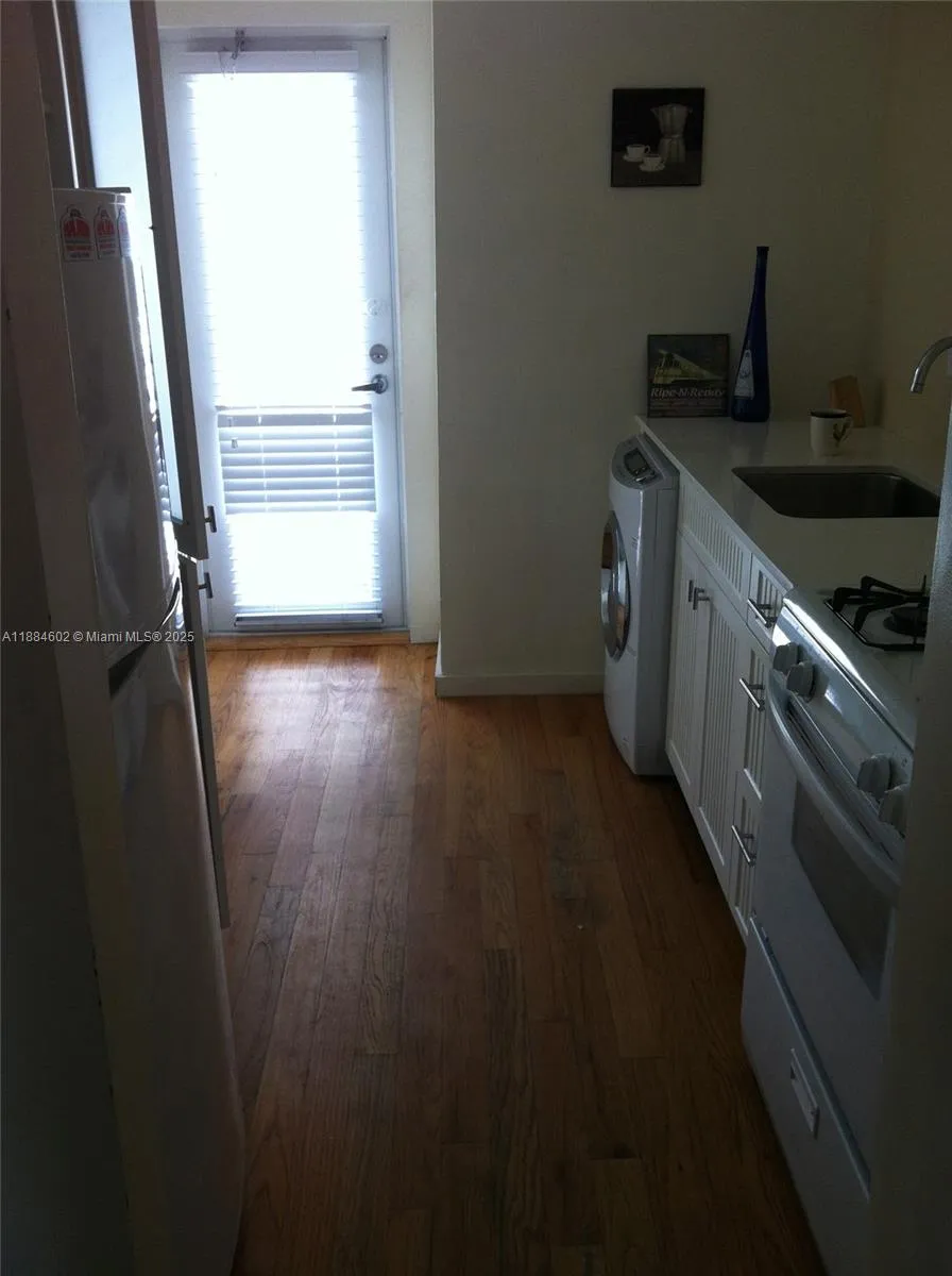 745 13th St #16 Miami Beach, FL 33139