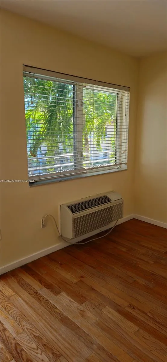 745 13th St #16 Miami Beach, FL 33139