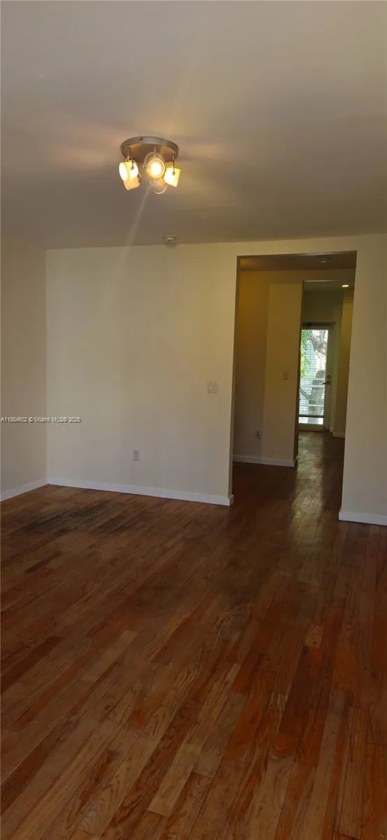 745 13th St #16 Miami Beach, FL 33139