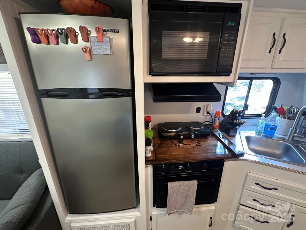 110 Meadowview Circle New London, NC 28127