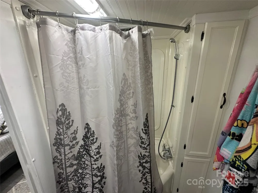 110 Meadowview Circle New London, NC 28127