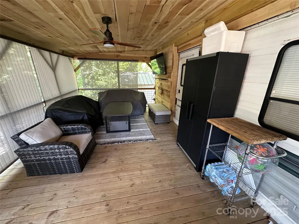 110 Meadowview Circle New London, NC 28127