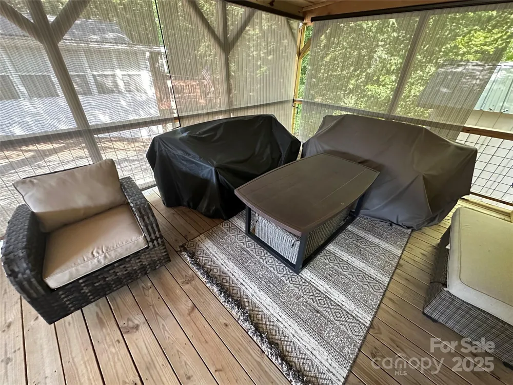 110 Meadowview Circle New London, NC 28127