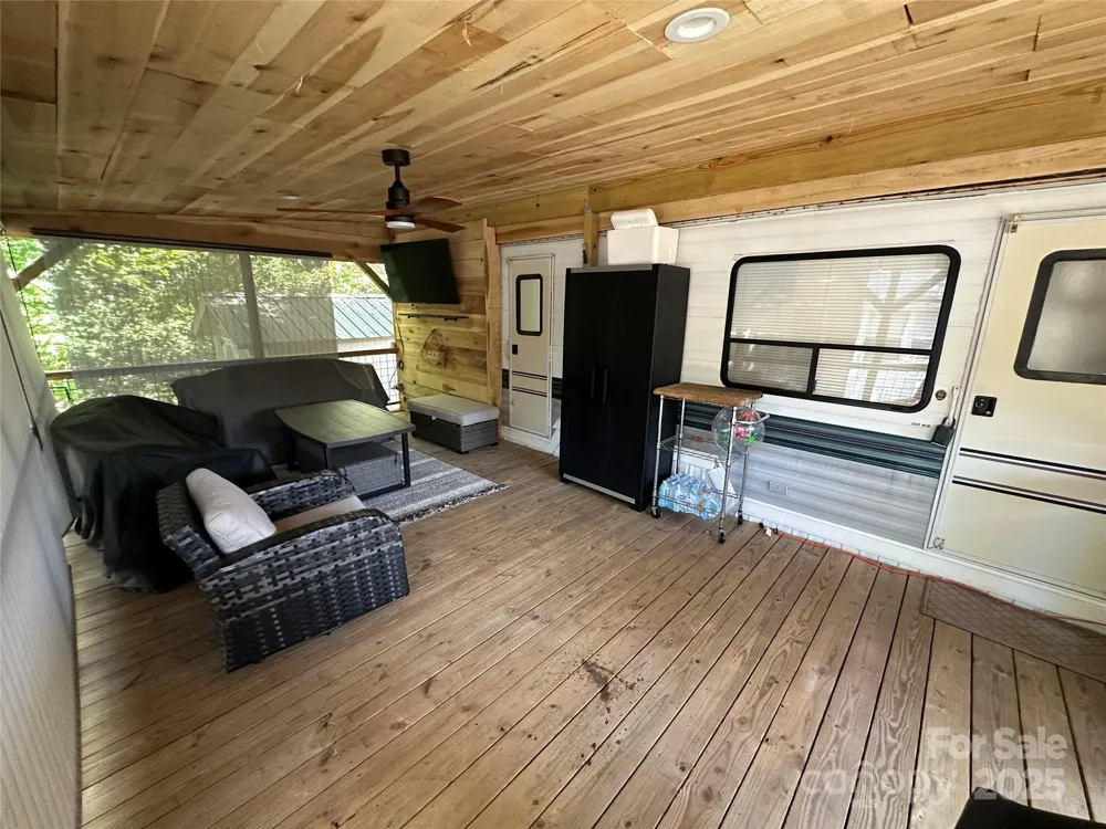 110 Meadowview Circle New London, NC 28127