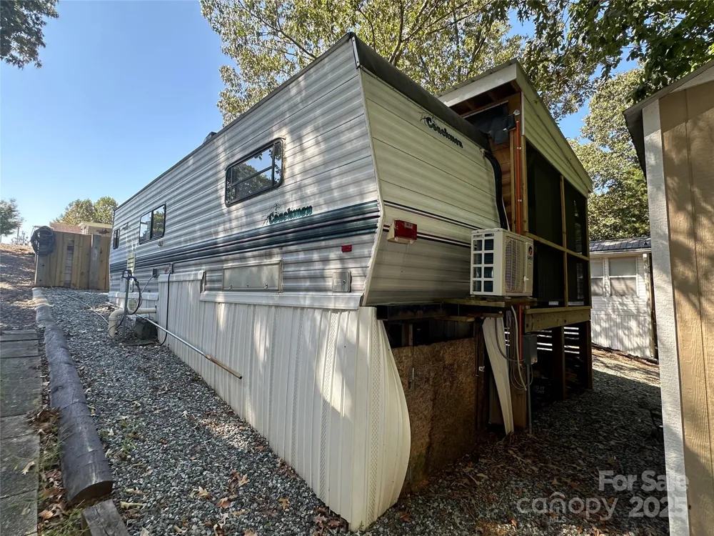 110 Meadowview Circle New London, NC 28127