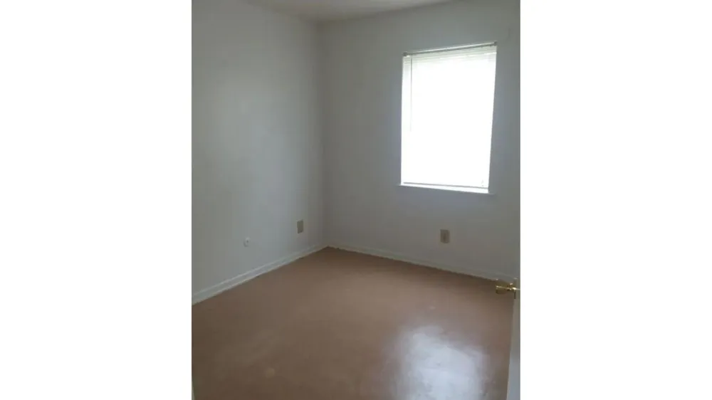 208 Wells St Madisonville, TX 77864