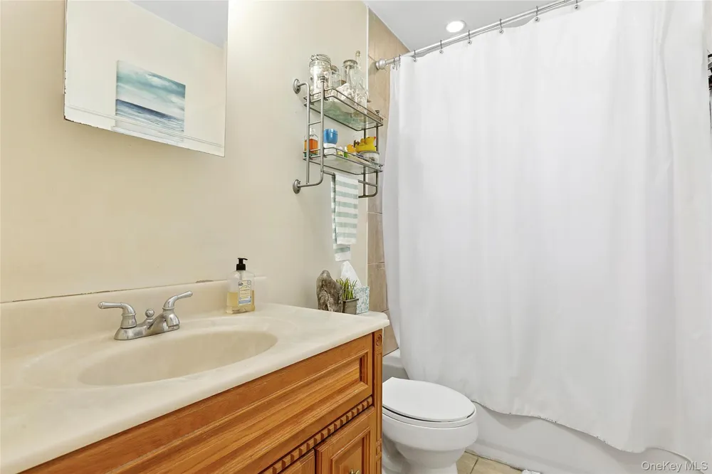 32 Atlantic Avenue Hampton Bays, NY 11946