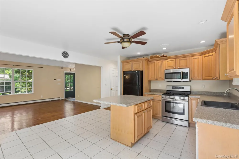 32 Atlantic Avenue Hampton Bays, NY 11946