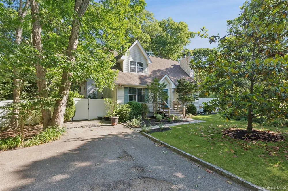32 Atlantic Avenue Hampton Bays, NY 11946