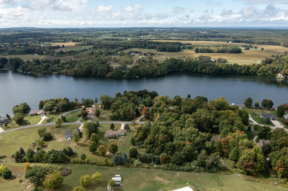 7 Hill N Dale Hart, MI 49420