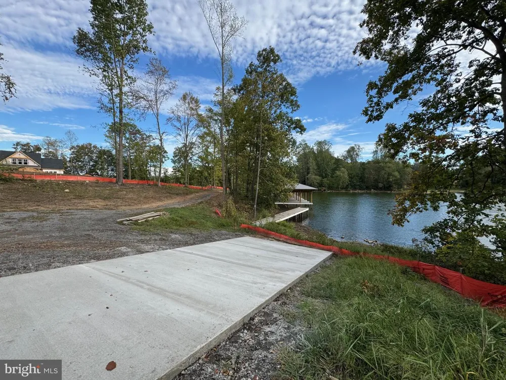 COMPASS COVE Mineral, VA 23117