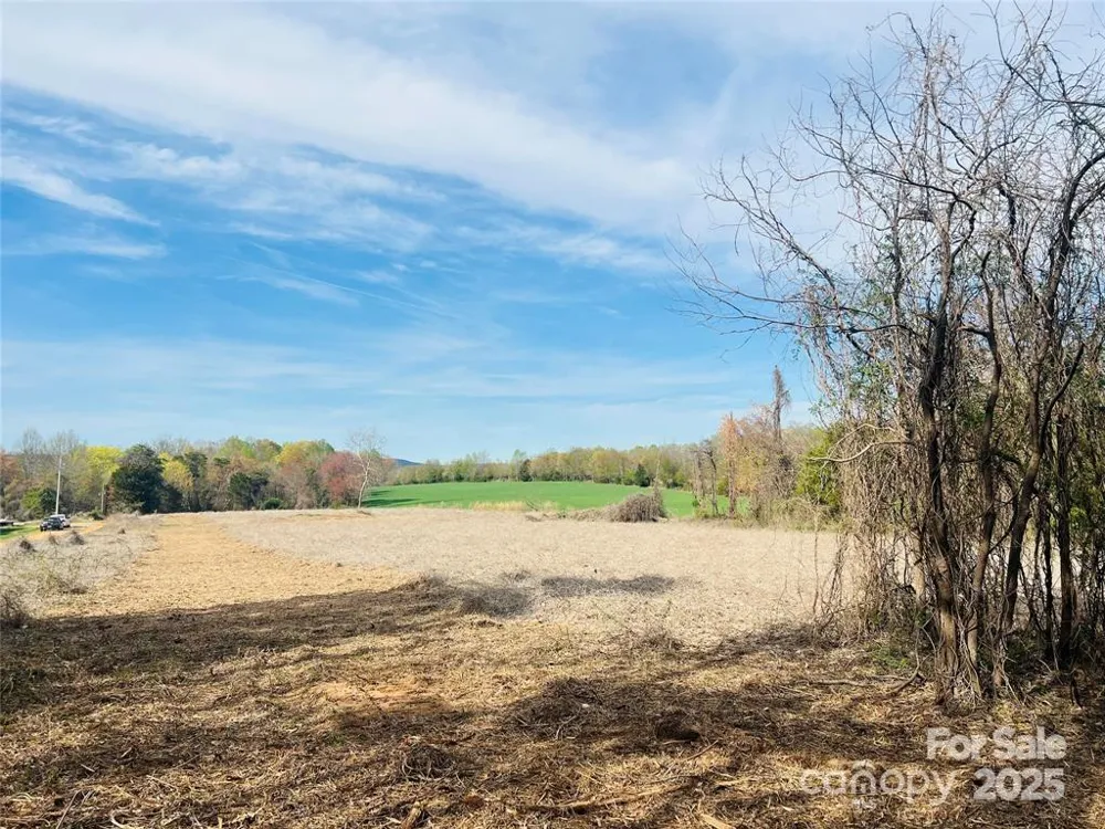 2095 Hatties Way #3 Hamptonville, NC 27020