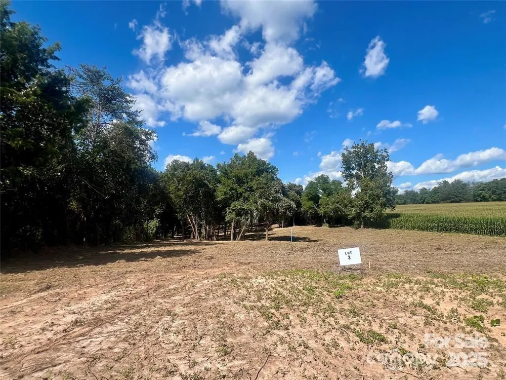 2095 Hatties Way #3 Hamptonville, NC 27020