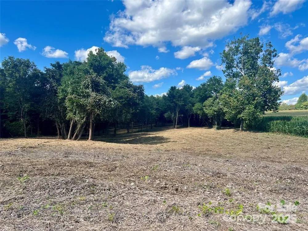 2095 Hatties Way #3 Hamptonville, NC 27020