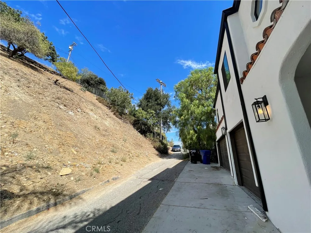 3649 Potosi Ave Studio City, CA 91604