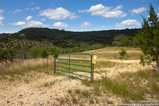 000 Wallace Creek rd Medina, TX 78055