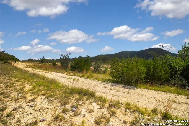 000 Wallace Creek rd Medina, TX 78055