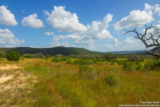 000 Wallace Creek rd Medina, TX 78055