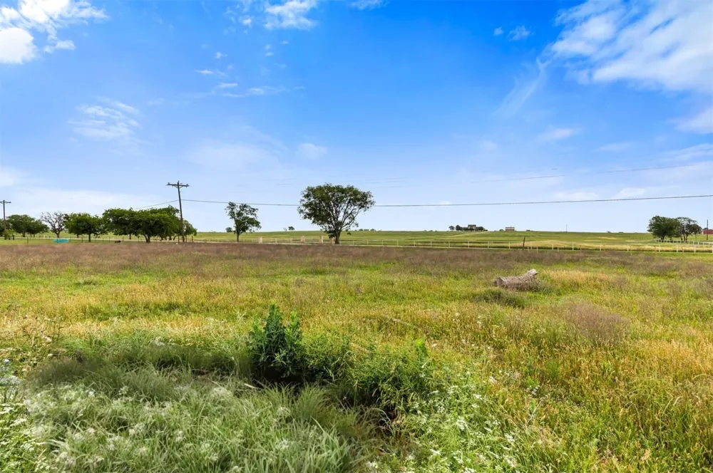 729 Twin Bends Road Crawford, TX 76638