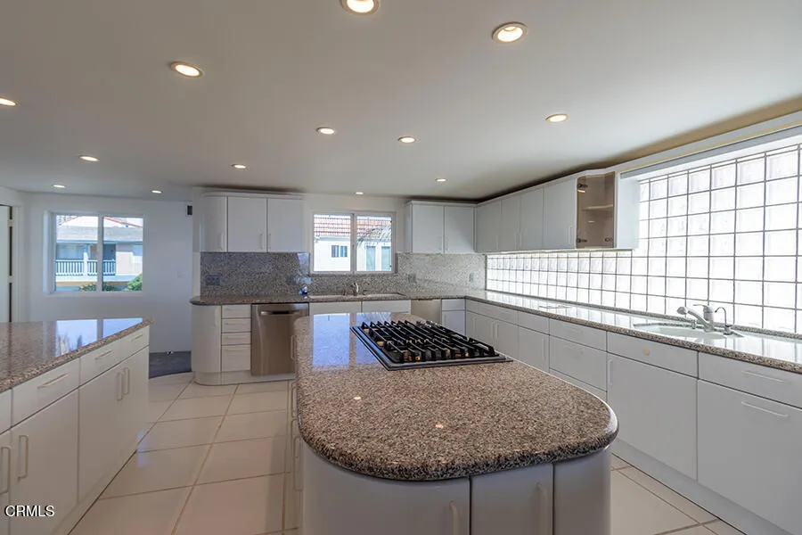 3405 Ocean Drive Oxnard, CA 93035