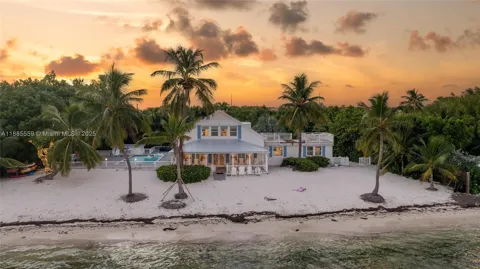 109 Columbus Dr