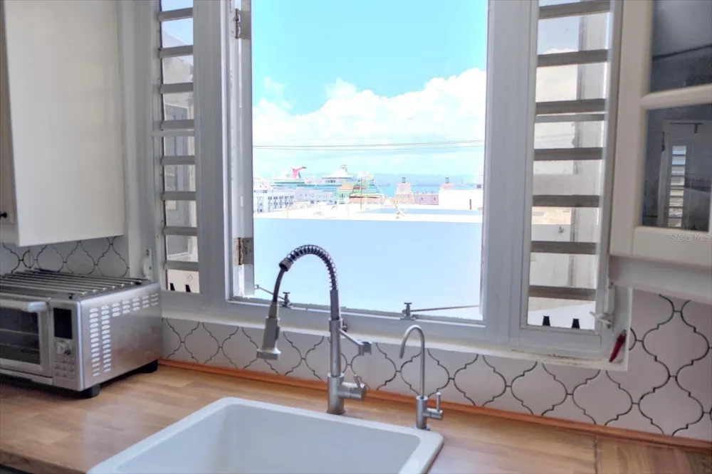 200 SOL ST. #PH-D1 Old San Juan, PR 00901