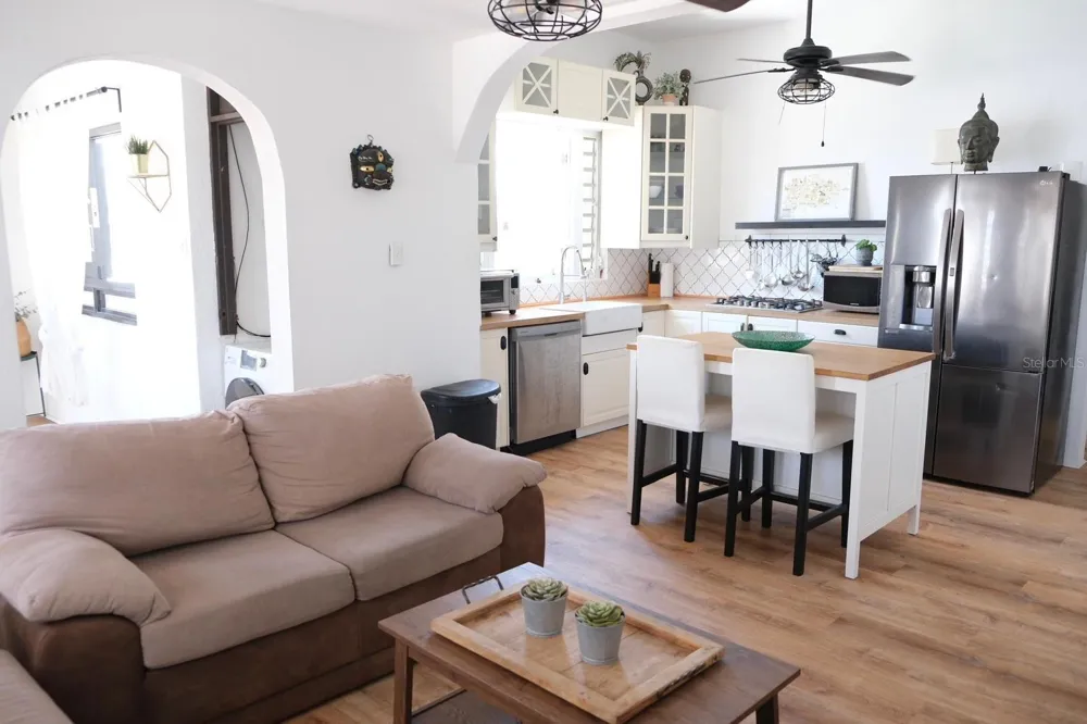 200 SOL ST. #PH-D1 Old San Juan, PR 00901