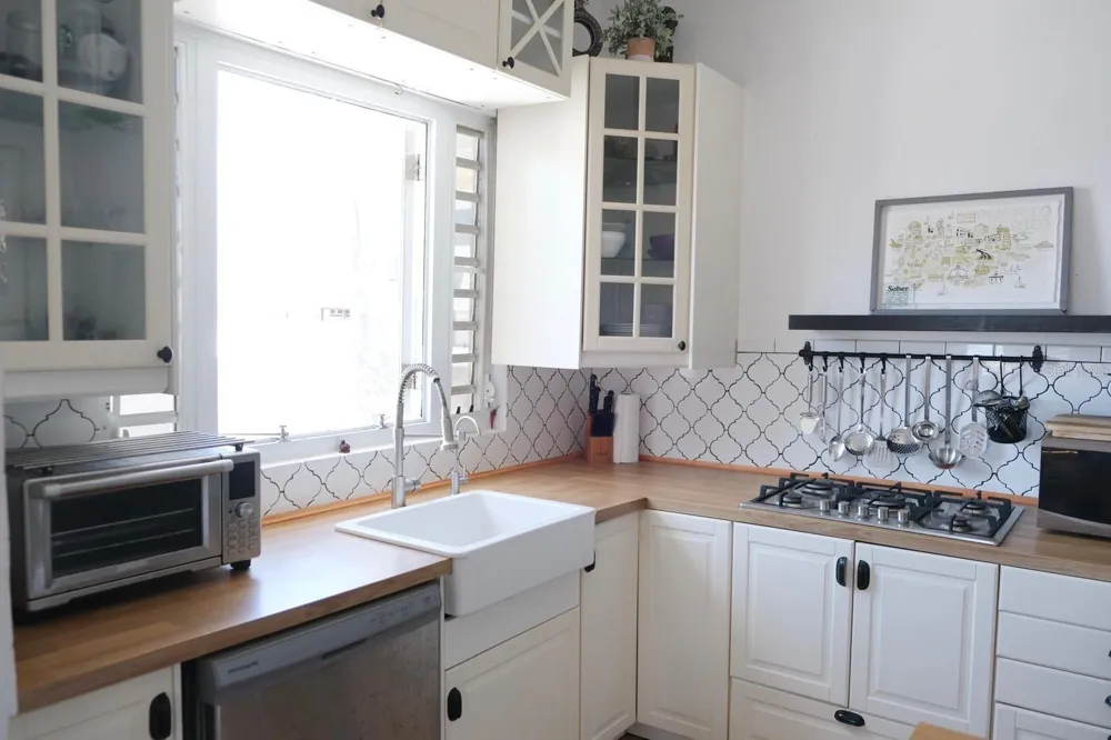 200 SOL ST. #PH-D1 Old San Juan, PR 00901