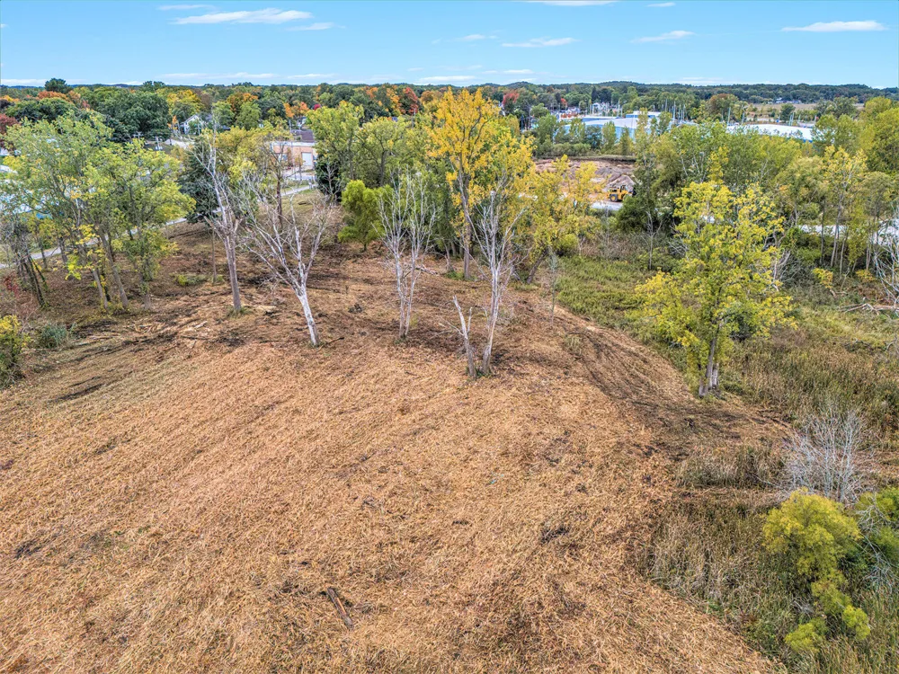1794 Lakeshore Drive Muskegon, MI 49441