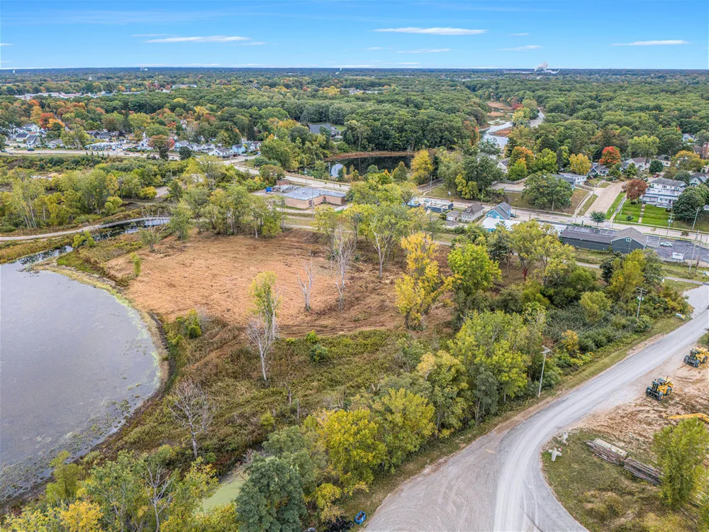 1794 Lakeshore Drive Muskegon, MI 49441